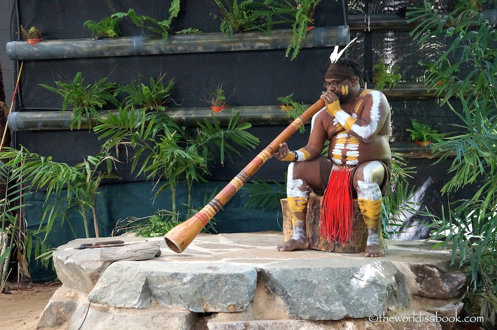 Tjapukai-Aboriginal-Park-Didgeridoo.jpg