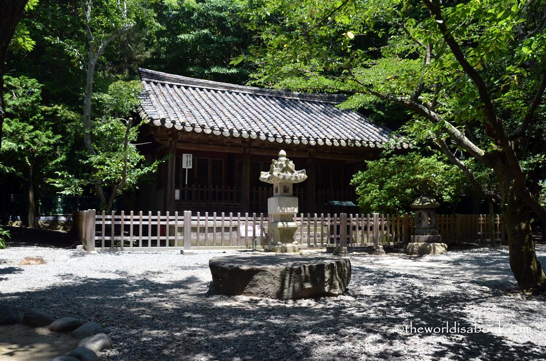Structure behind Kamakura Daibatsu
