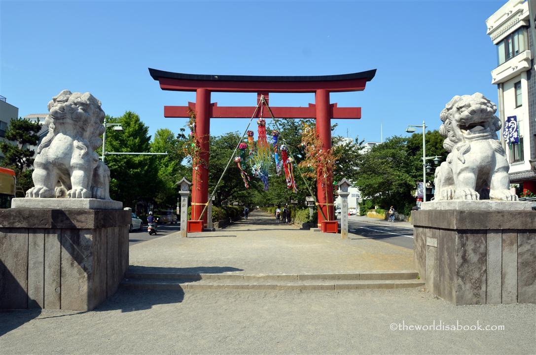 Kamakura Wakamiyohji Street torii