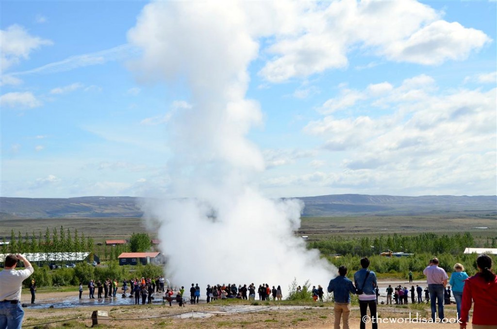 iceland golden circle Strokkur