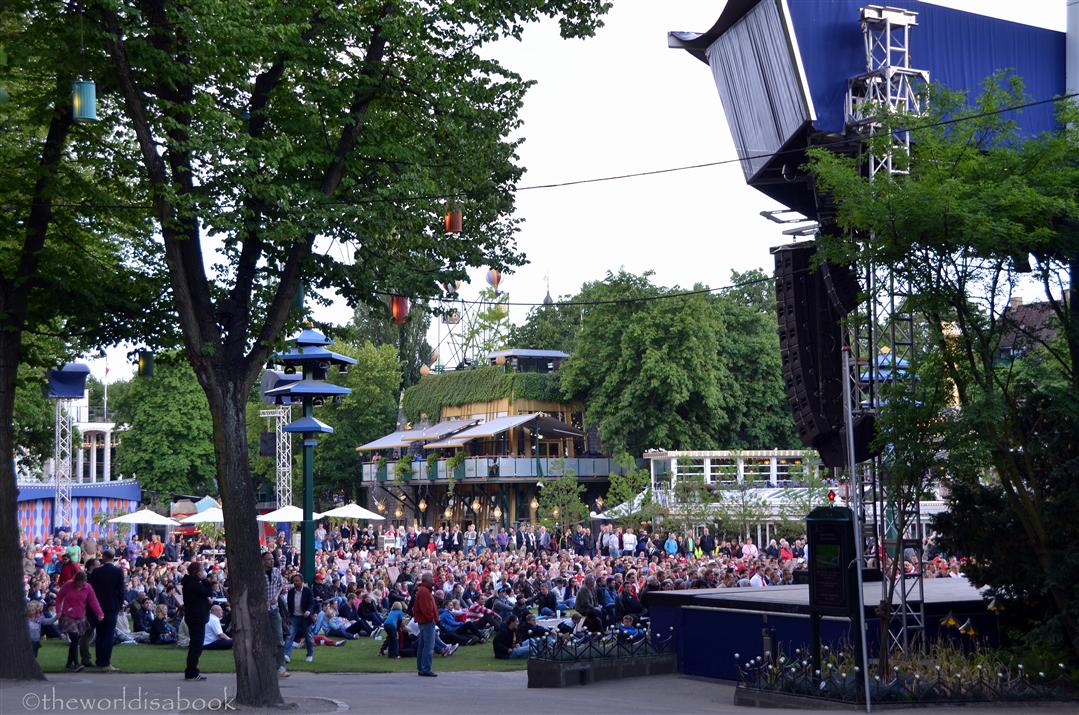 Tivoli Garden crowd