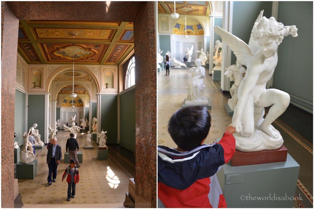 Glyptotek statue fist bump