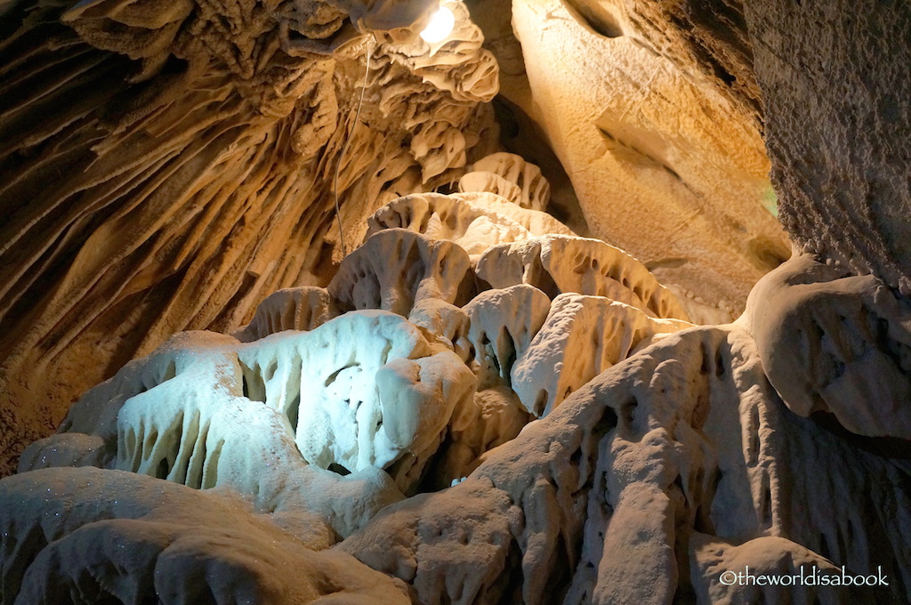 Boyden Cavern Mother nature wedding cake