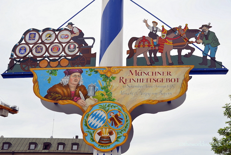 Viktualienmarkt Maypole