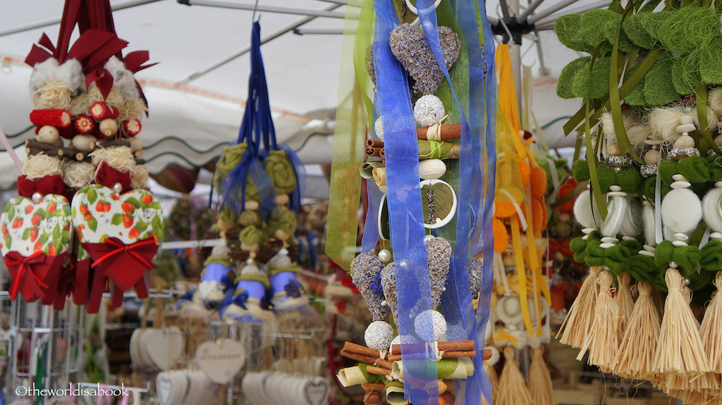 Viktualienmarkt crafts