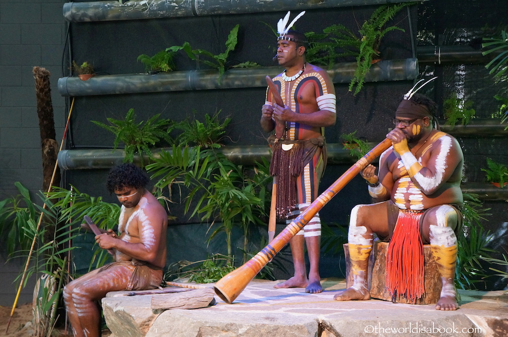 Tjapukai Dance Show didgeridoo