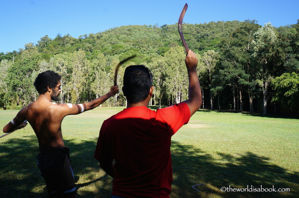 Tjapukai boomerang demonstration