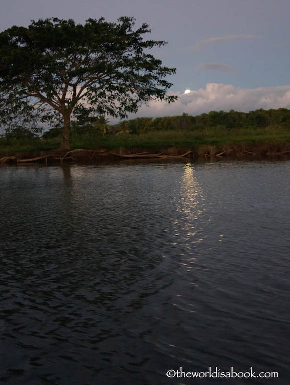 Robinson Crusoe lagoon fiji full moon