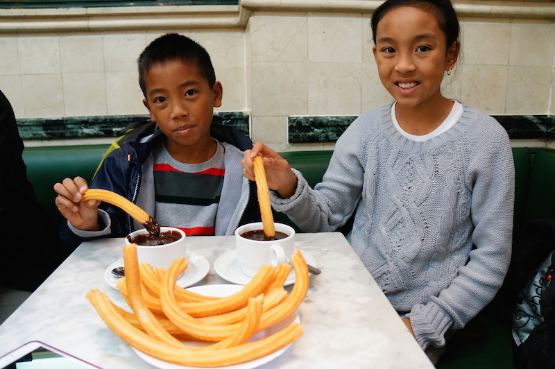 Madrid churros con chocolate