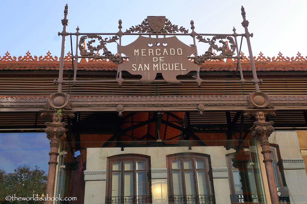 Mercado de San Miguel sign