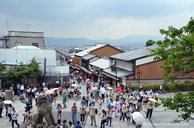 Kiyomizudera Kyoto crowd