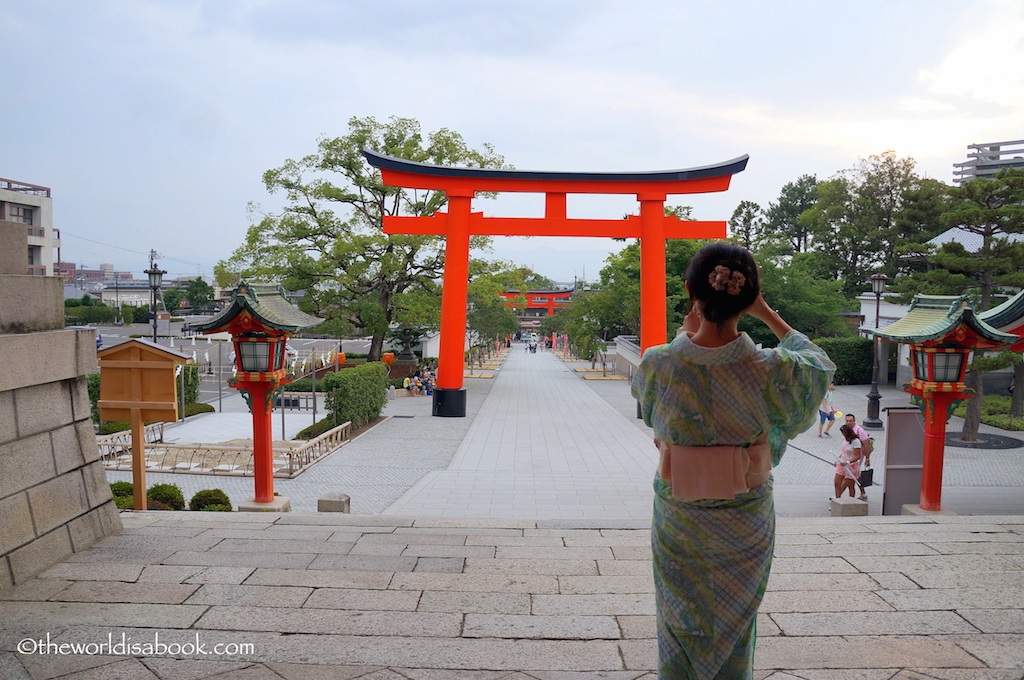 Fushimi Inari Shrine entrance kimono