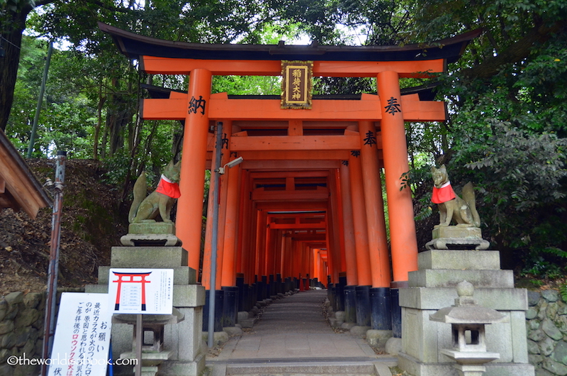 Fushimi Inari Shrine torii foxes