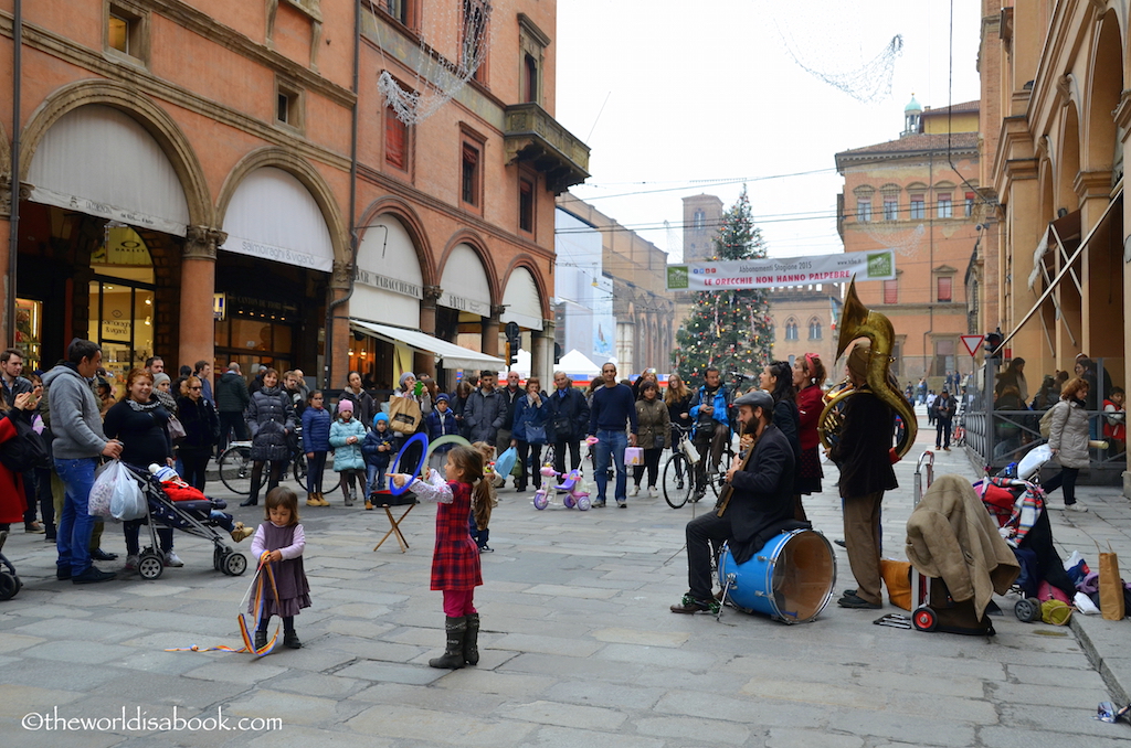 Bologna street musicians