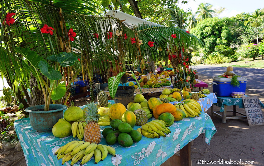 Moorea fruit stand