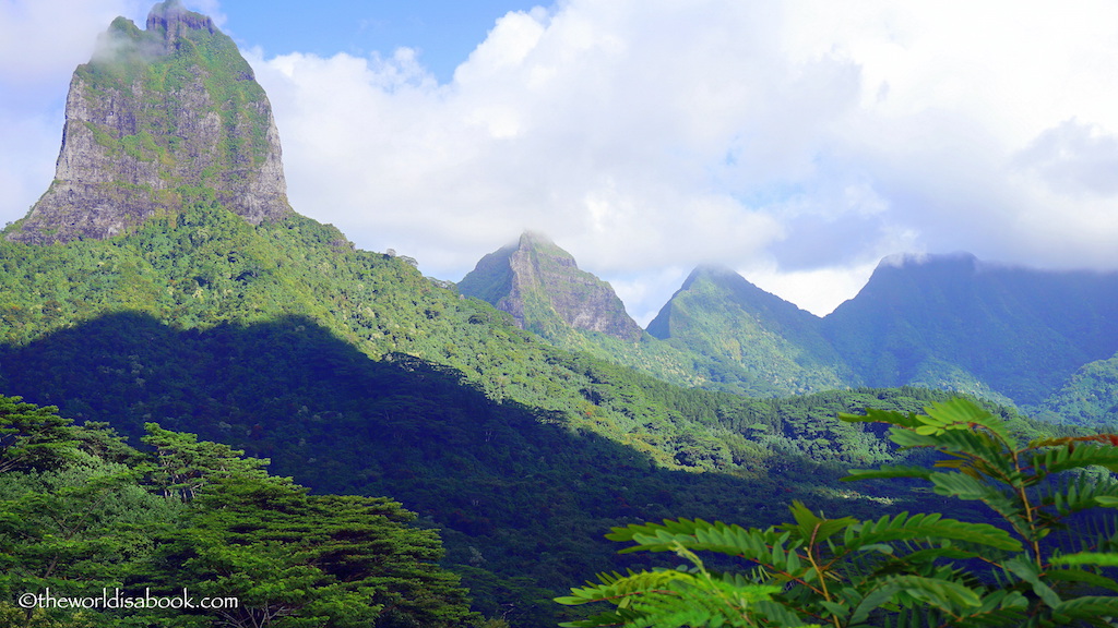 Moorea mountains