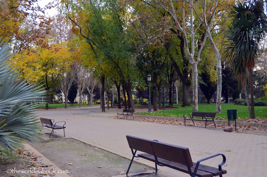 Park around Templo de debod