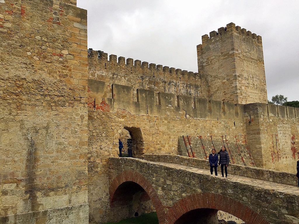 Castelo de Sao Jorge with kids