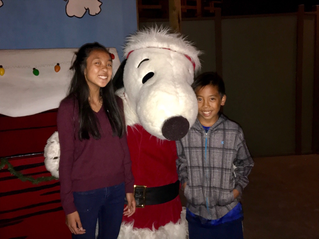 knotts berry farm snoopy