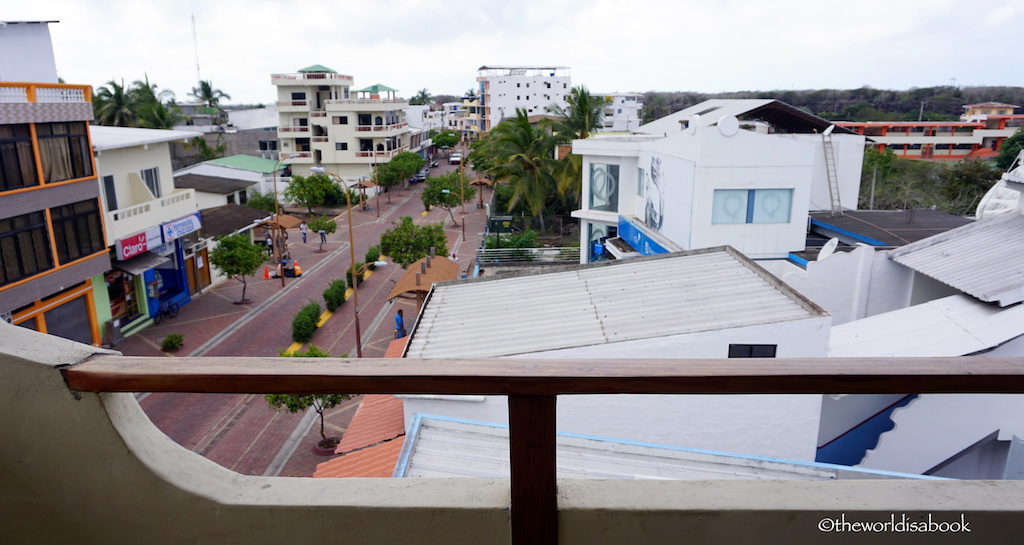 Galapagos Puerto AYora street