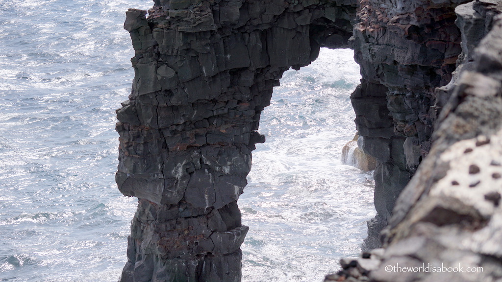 Holei sea arch close up