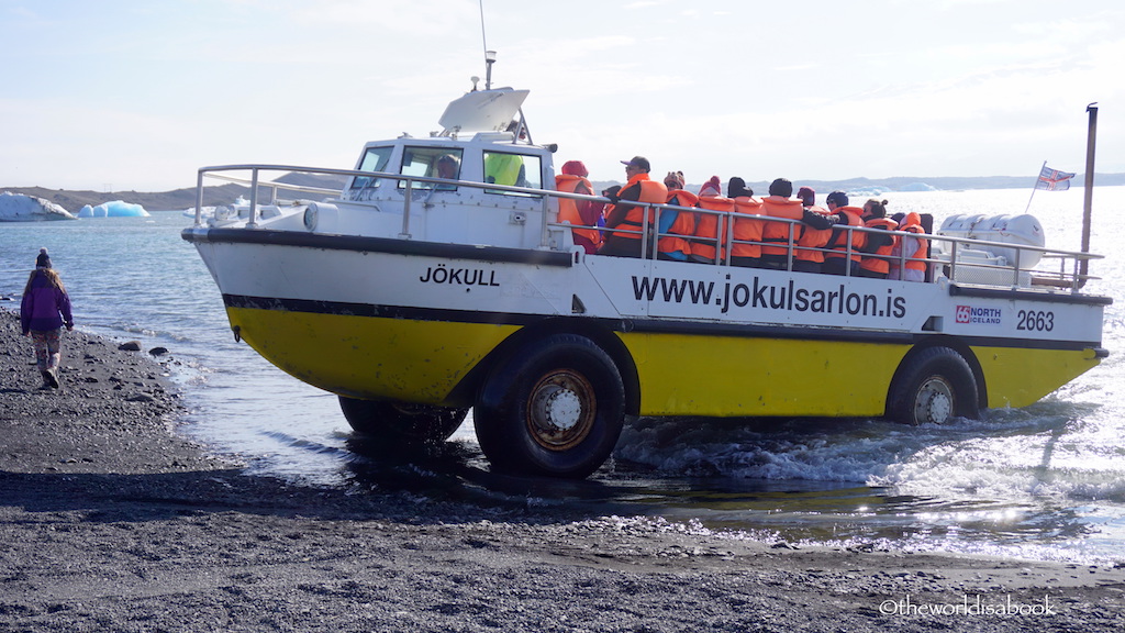 jokulsarlon glacier lagoon zodiac boat tour