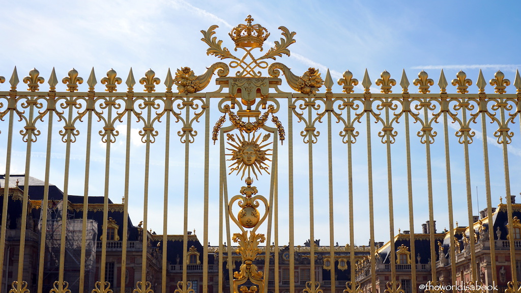 Versailles golden fence