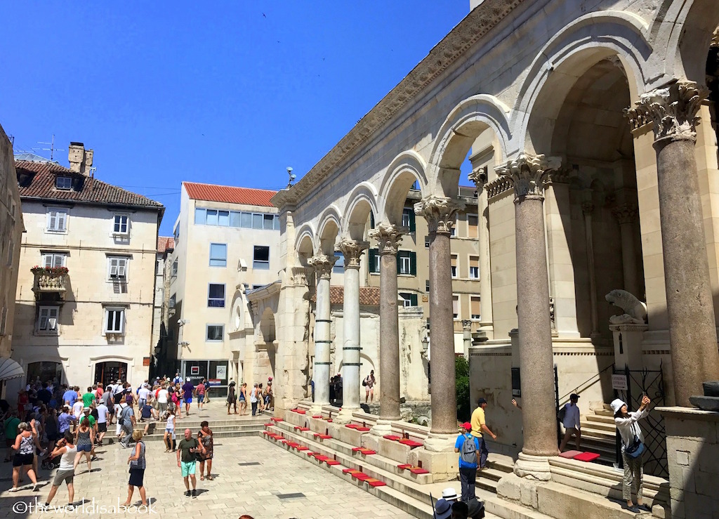 Diocletian Palace Peristil Square