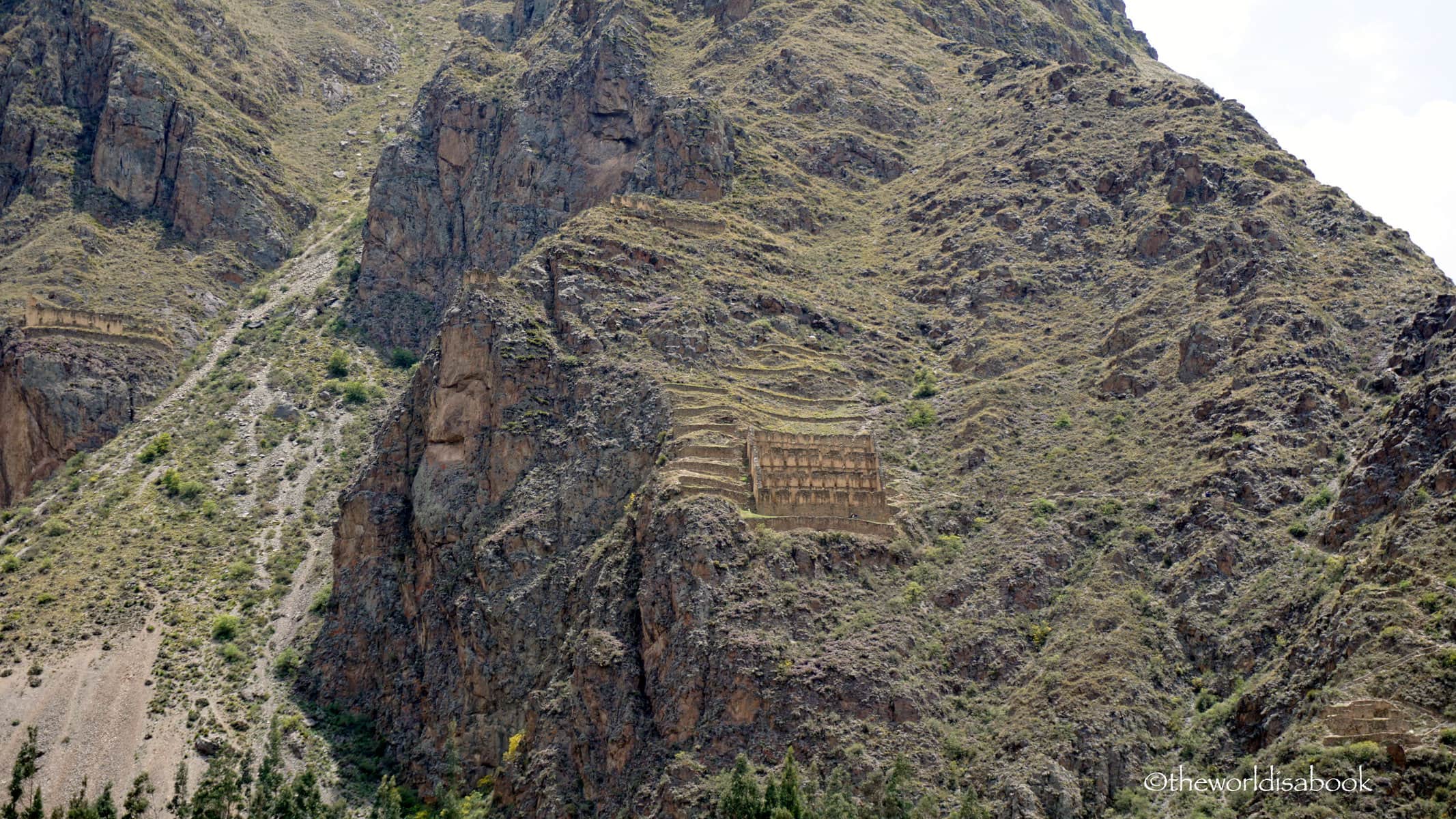 Pinkuylluna storehouses Ollantaytambo