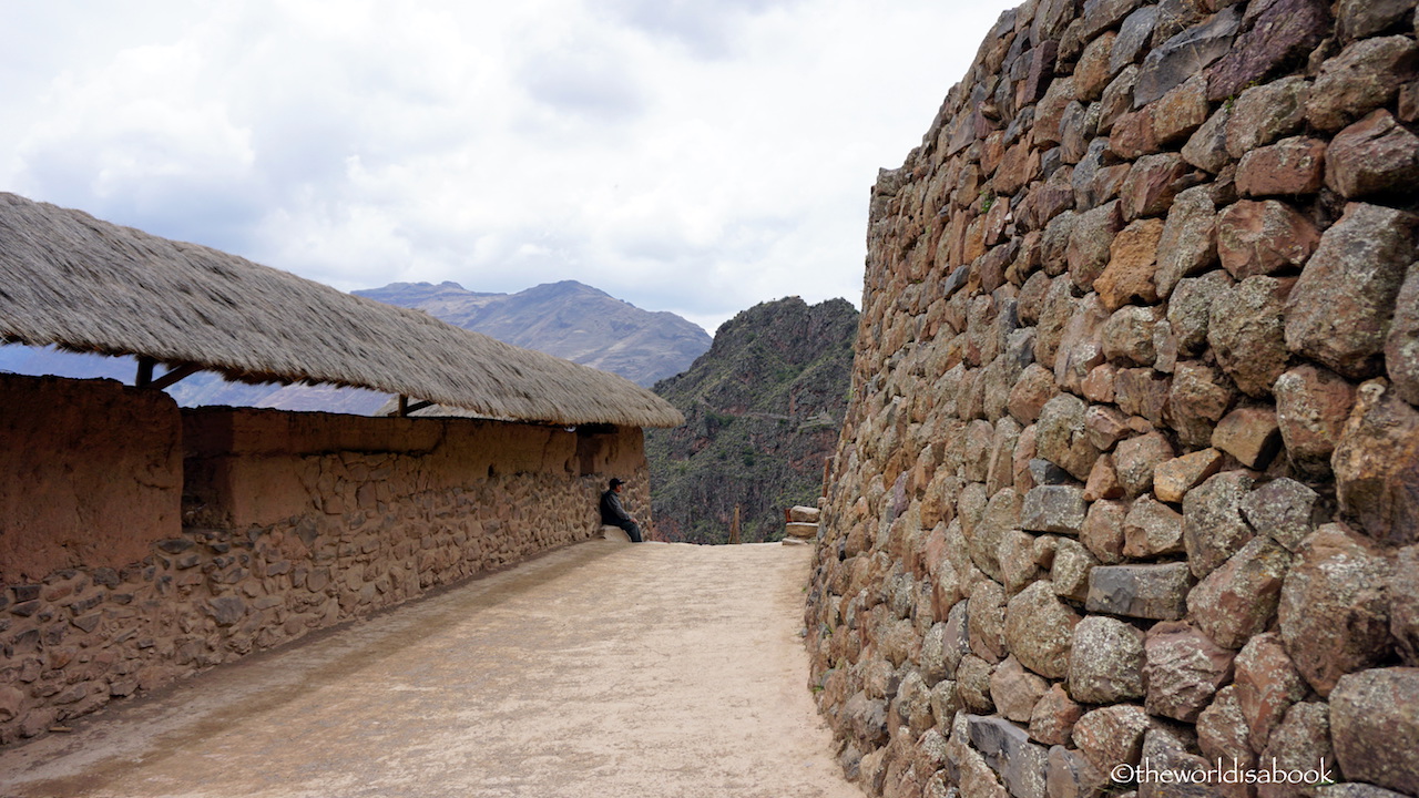 Pisac ruins stonewall