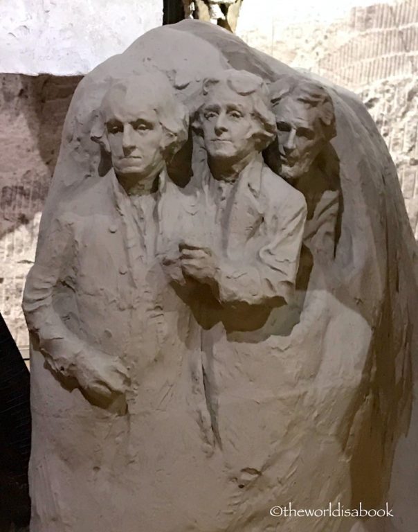 Mount Rushmore sculpture