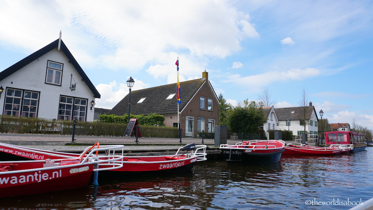 Giethoorn boat landing