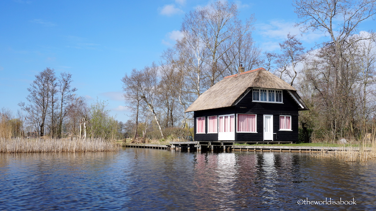 Giethoorn thatched roof house