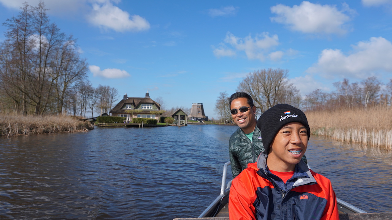 Giethoorn with kids