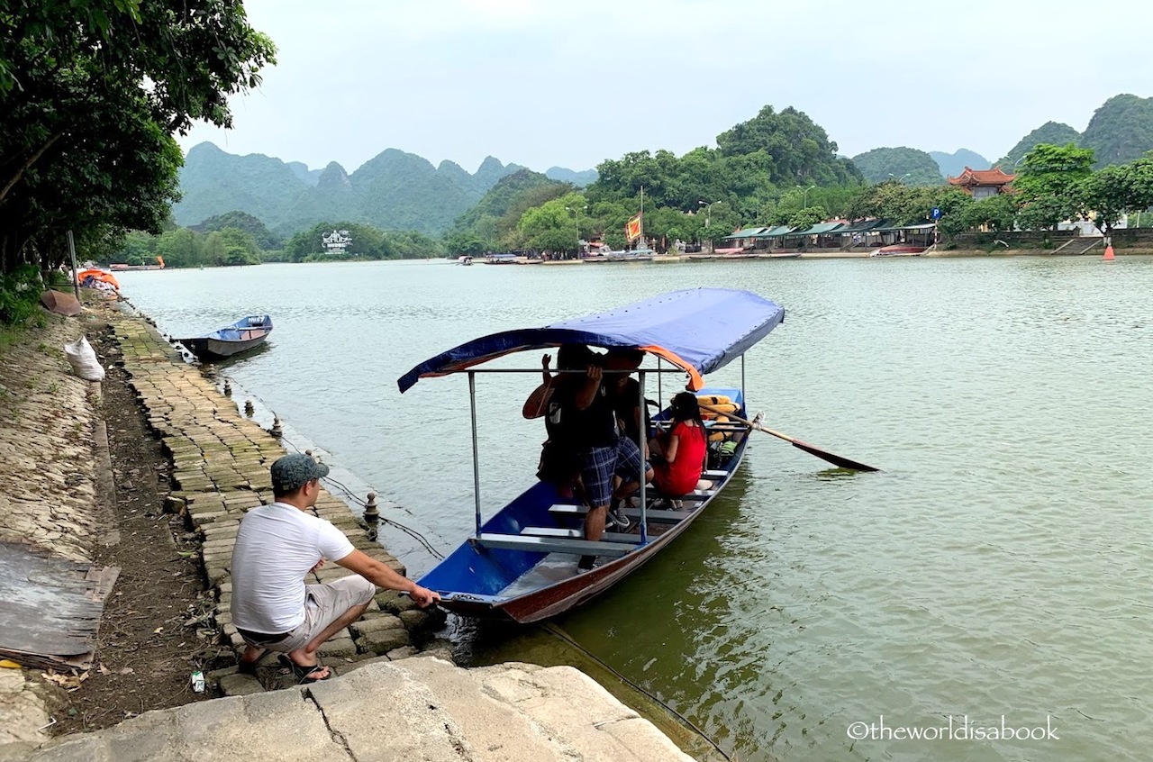 Perfume Pagoda boat ride