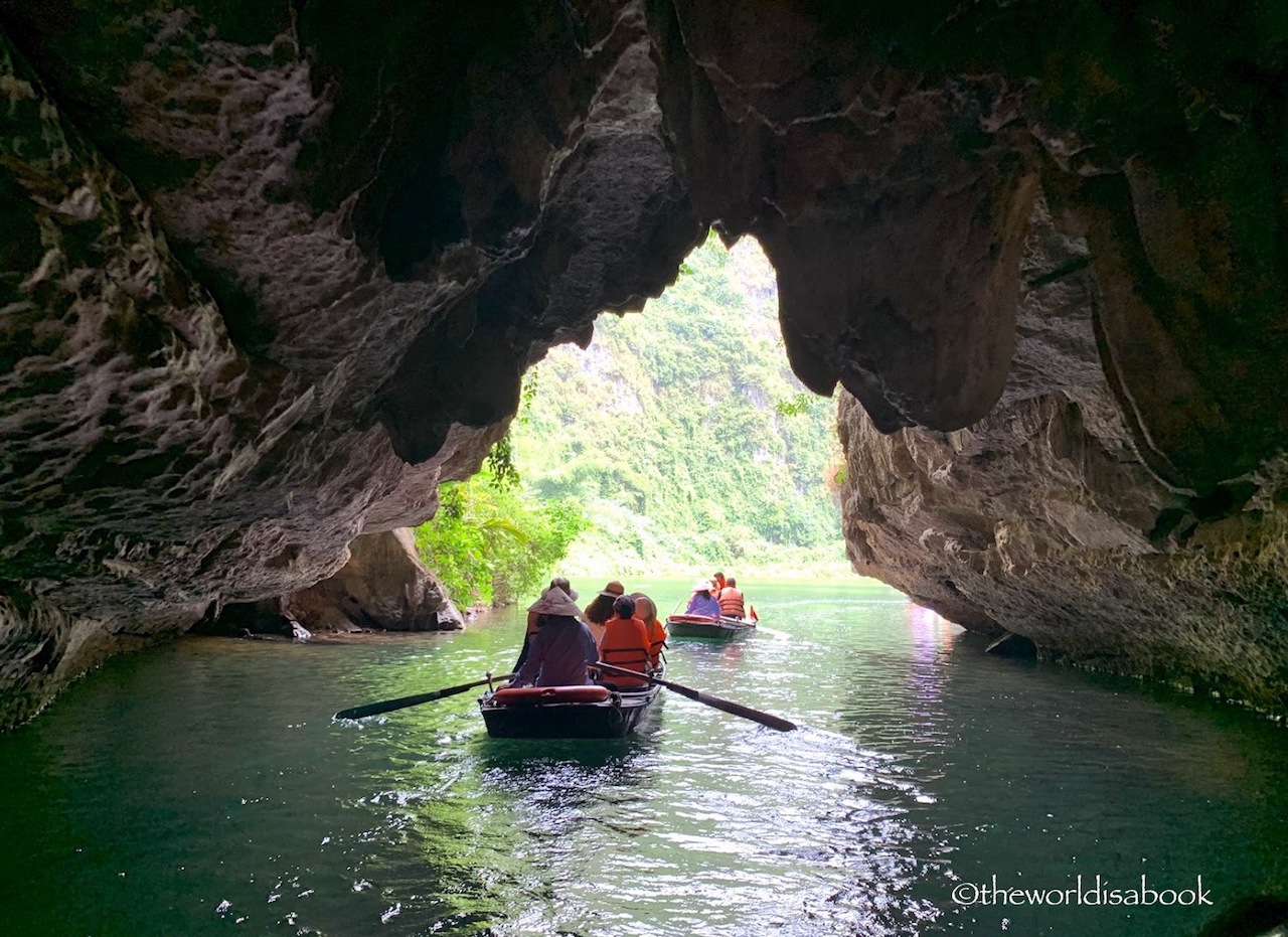 Trang An Ninh Binh caves