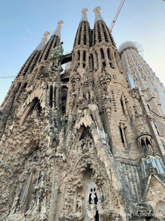 La Sagrada Familia Nativity facade