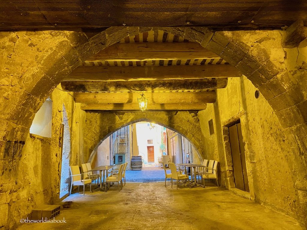 Villefranche-sur-Mer Rue Obscure