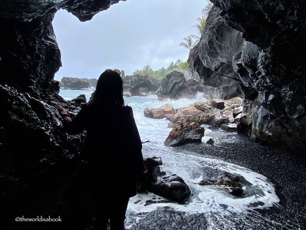 Wainapanapa State Park black sand beach lava tube