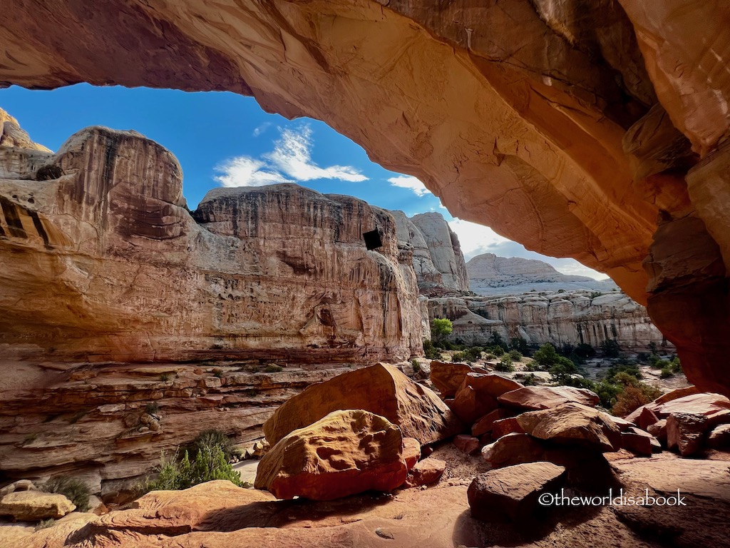 Capitol Reef National Park Hickman Bridge canyons